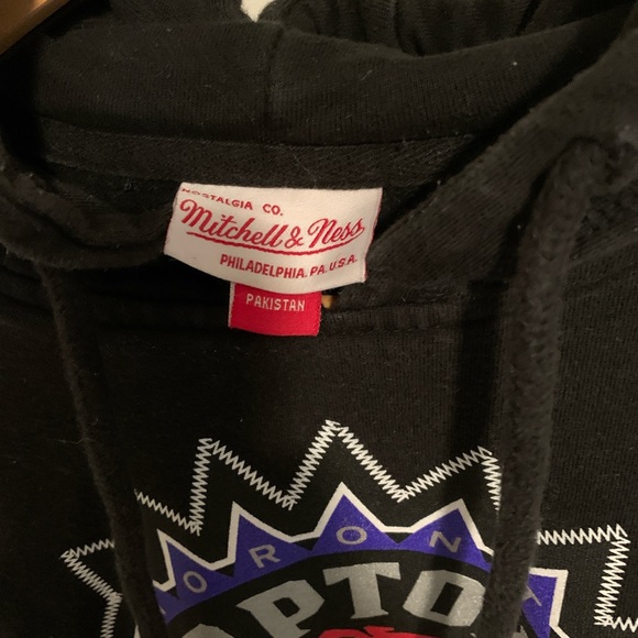 Mitchell & Ness Toronto Raptors hoodie - Picture 4 of 4